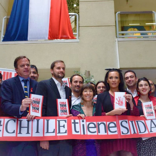 Campaña “Chile tiene SIDA” llega al Congreso y diputadas llaman al ejecutivo a sumarse