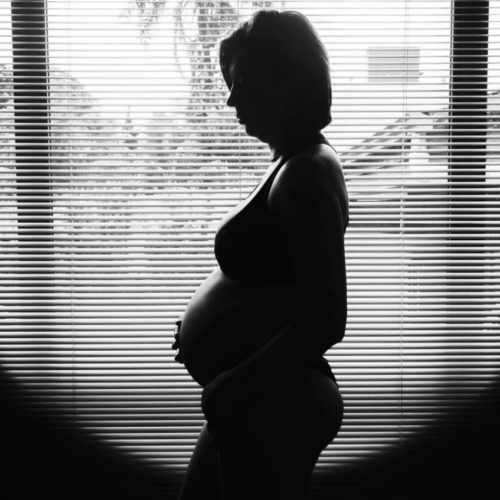 COLUMNA | El trauma de contarle a tu jefe que estás embarazada