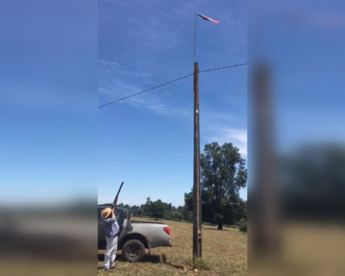 [Biobío] Senador Navarro y dirigentes presentan denuncia por video donde hombre dispara a una bandera mapuche