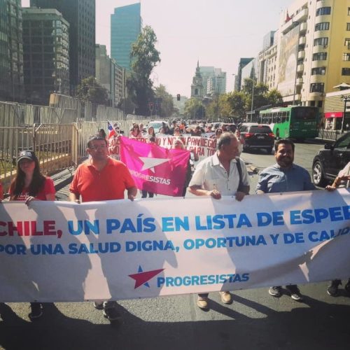 Primera marcha familiar por el derecho a la salud llama al gobierno a deponer agenda privatizadora