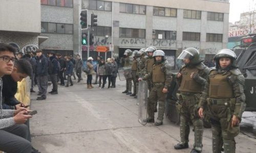 [El Desconcierto] Senador Navarro invitó a General Director de Carabineros a la Comisión de DD.HH. para exponer sobre irrupción de FFEE en el Instituto Nacional