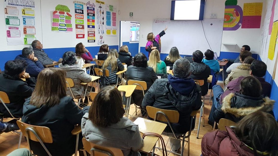 Mujeres de oposición de Ñuble debaten sobre letra chica de reforma a la salud