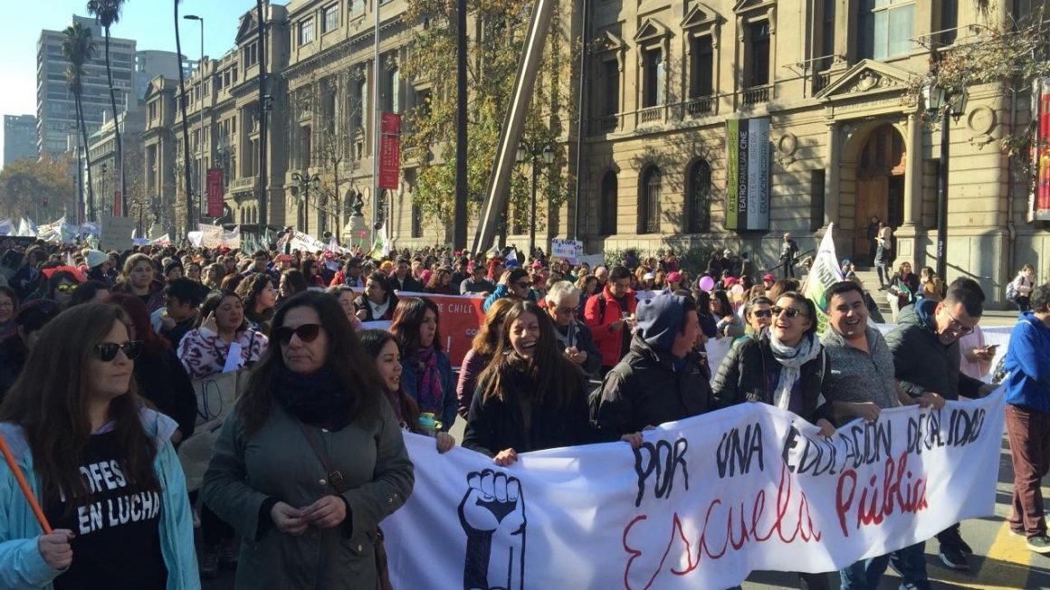 COMUNICADO | Unidad para el Cambio por movilización Junji, Integra y VTF: “Piñera quiere lucrar con las y los niños de Chile”