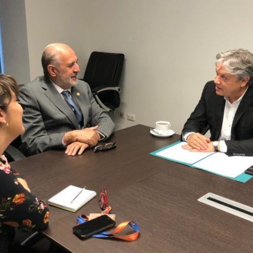 Senador Navarro pide investigar las denuncias sobre eventual injerencia extranjera en el estallido social chileno Senador Navarro pide investigar las denuncias sobre eventual injerencia extranjera en el estallido social chileno