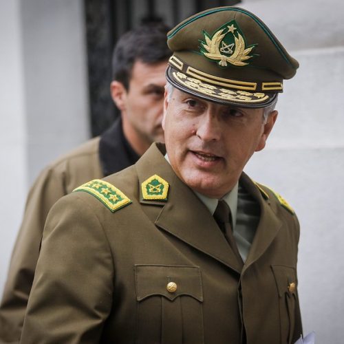 [La Tercera] Mesa de Unidad Social y 13 partidos de oposición acuerdan insistir en salida de general director de Carabineros