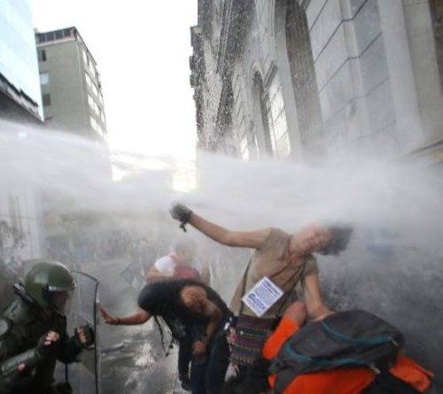 Senador Navarro tras confirmarse presencia de Soda Caústica: “Es hora de que Carabineros diga la verdad sobre el agua del Guanaco”