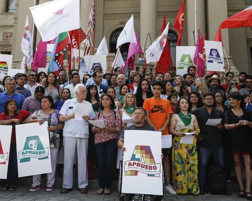 [Emol] Partidos no firmantes del Acuerdo por la Paz Social lanzan campaña “Chile Digno” con miras al plebiscito de abril