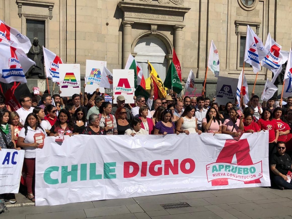 Comando “Chile Digno” lanza oficialmente campaña por nueva Constitución y asegura que seguirán apoyando el movimiento social