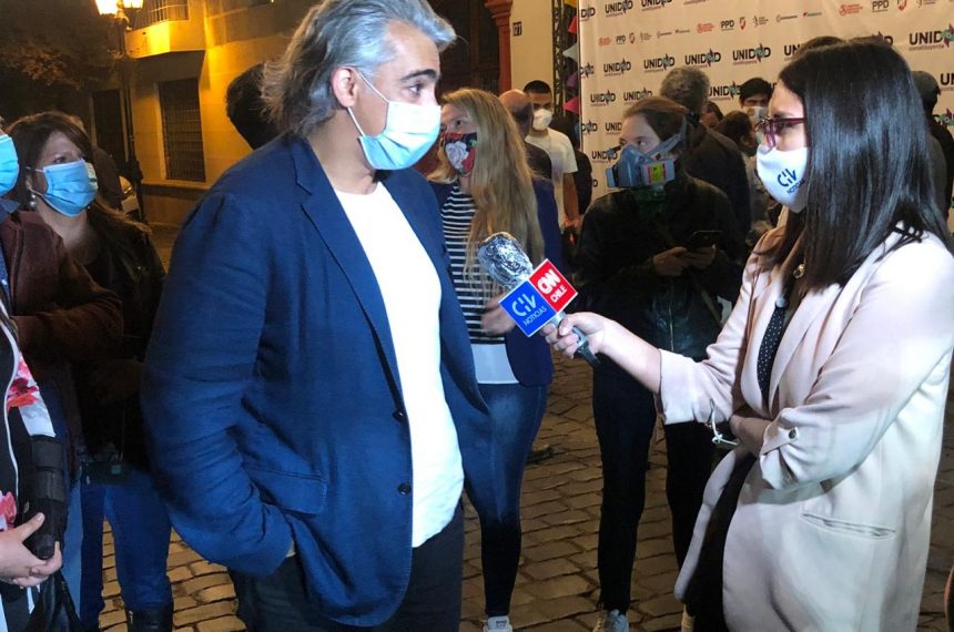Marco Enríquez-Ominami: “No es eficiente tener dos Congresos, más aún cuando el árbitro está en contra” Marco Enríquez-Ominami: “No es eficiente tener dos Congresos, más aún cuando el árbitro está en contra”