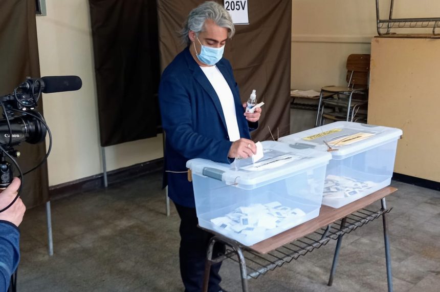 Marco Enríquez-Ominami tras votar en el Plebiscito: “Ya peleamos demasiado, ahora es el momento de la unidad y de la paz” Marco Enríquez-Ominami tras votar en el Plebiscito: “Ya peleamos demasiado, ahora es el momento de la unidad y de la paz”