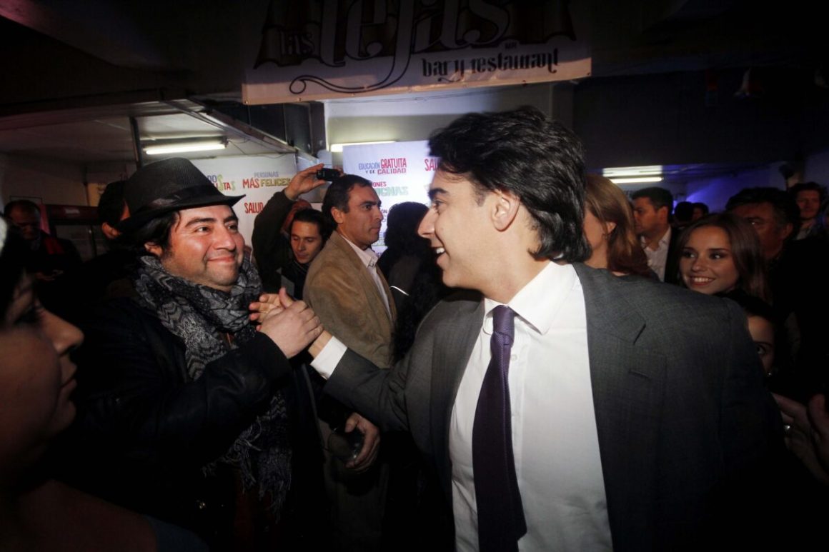 [The Clinic] Actor que interpreta al “Guatón de la fruta” y ex panelista de SQP figuran entre los candidatos a constituyentes del PRO