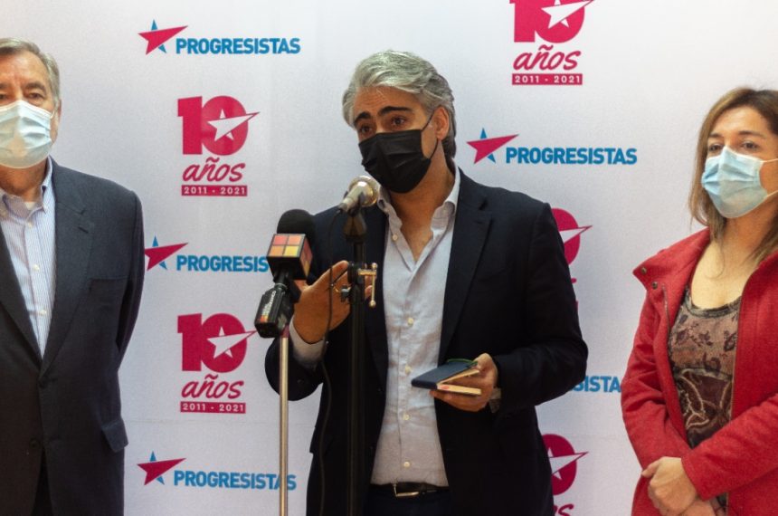 ME-O y Unidad Constituyente: “Hoy somos parte de un pacto y lo vamos a honrar y cooperar (…) esta es mi familia, con la misma que peleamos duramente” ME-O y Unidad Constituyente: “Hoy somos parte de un pacto y lo vamos a honrar y cooperar (…) esta es mi familia, con la misma que peleamos duramente”