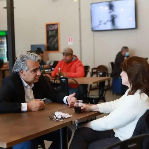 ME-O se reunió con los diputados Marcela Hernando y Esteban Velásquez durante su recorrido presidencial por Antofagasta