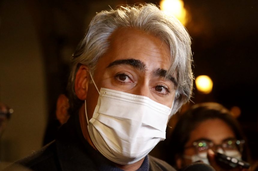 Marco Enríquez-Ominami apoya propuesta para enfrentar deudas por pensión alimenticia: “que sea el estado el que cobre y persiga después los deudores” Marco Enríquez-Ominami apoya propuesta para enfrentar deudas por pensión alimenticia: “que sea el estado el que cobre y persiga después los deudores”