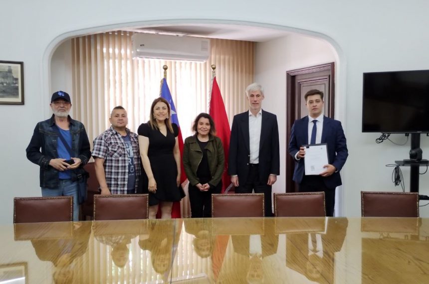 Patria Progresista hace entrega al SERVEL de la escritura pública de su constitución como partido Patria Progresista hace entrega al SERVEL de la escritura pública de su constitución como partido